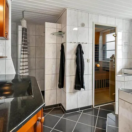 Semesterbostad Bv223-blavand-klitvej-1 *